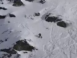 Un skieur frôle le drame